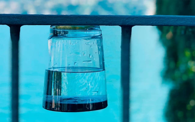 Polycarbonate Magnetic Glasses With Coaster, Set Of 2 3 Polycarbonate Magnetic Glasses With Coaster, Set Of 2