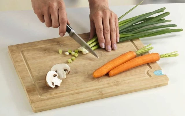 Wenko Cutting Board With Knife Sharpener 23 X 33 X 1.5 Cm 8 Wenko Cutting Board With Knife Sharpener 23 X 33 X 1.5 Cm - Image 6