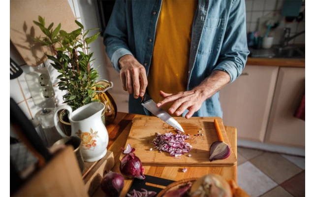 Fiskars Functional Form Chef's Knife Medium 29 Cm 4 Fiskars Functional Form Chef's Knife Medium 29 Cm - Image 2